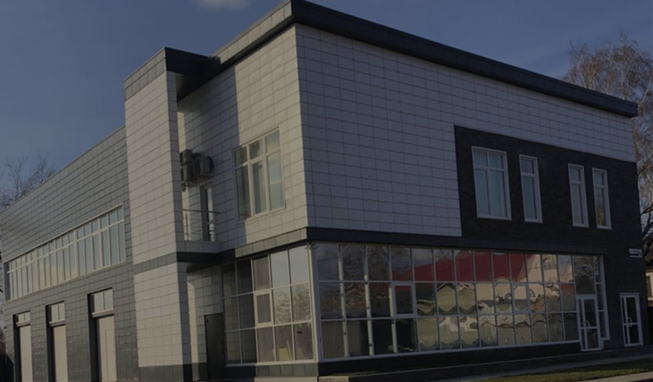 После: фасад с архитектурной подсветкой